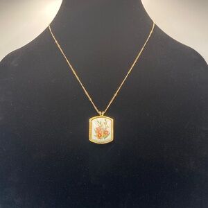 Vintage Avon Porcelain Gold Tone Floral Pendant Necklace